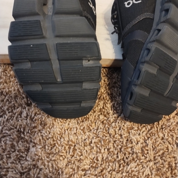 On Cloud 6 Triple Black Mens Running Athletic Casual size 7 men - Picture 12 of 12